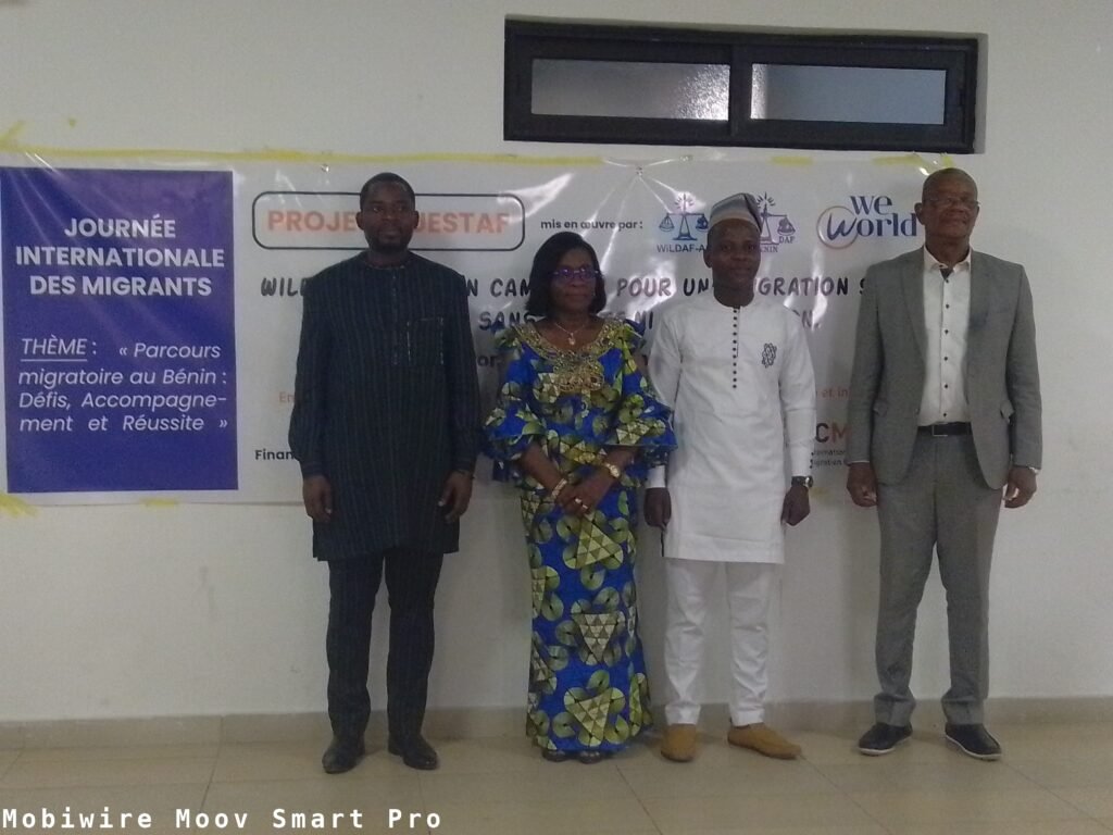 Françoise S. AGBAHOLOU, coordinatrice nationale de Wildaf Bénin, aux côtés du représentant de We World, le Chef du 9eme arrondissement et le représentant du MASM.